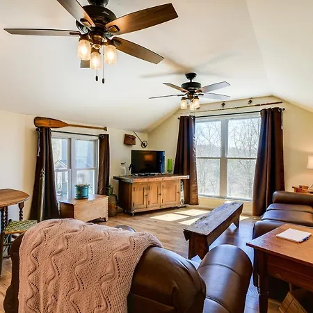 Cozy Lewisburg Getaway With Deck And Lake Access!